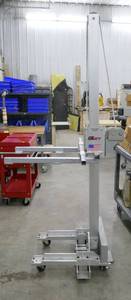 GilLift 300 lb manual crank lift