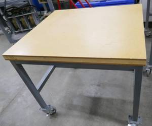 Nice rolling work tablebench - 34x31 x 29 12 tall