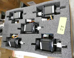 FIVE New Lin Engineering stepper motors 5718M-01SD-06RO