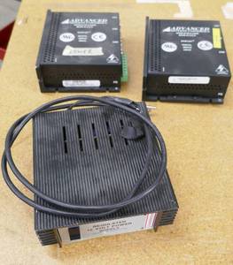 2 Advanced motion servo drives and a regulated power supply