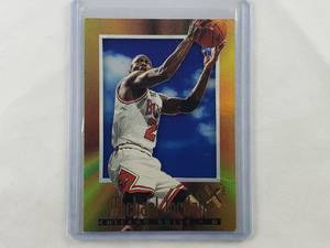 lot 25 image: Michael Jordan Skybox E-X2000 #9