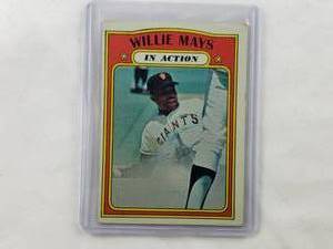 lot 88 image: Willie Mays In Action 1972 Topps No. 50