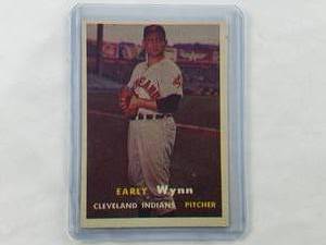 lot 102 image: Early Wynn 1957 Topps No. 40