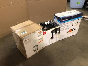 Lot of Mixed Lighting   Customer Returns See Pictures