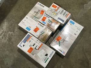 lot 1 image: Lot of Mixed Moen Faucets  Customer Returns See Pictures