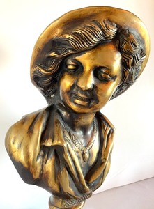 lot 8 image: Vintage French Bronze Sculpture