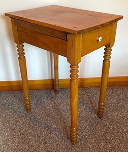 lot 55 image: Vintage Petite Accent Table