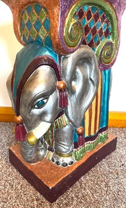 lot 125 image: Ceramic Elephant Stand with Removable Marble Top
