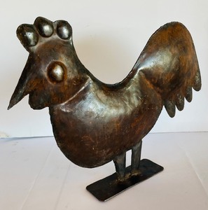 lot 79 image: Charming Metal Chicken Decor by Sarreid of India