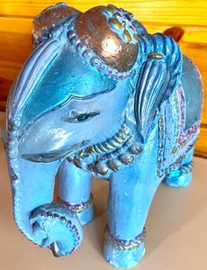 lot 89 image: Pair of Artisan Hand Painted Elephants