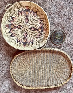 lot 99 image: Vintage Wicker Basket Lot of 5 and more