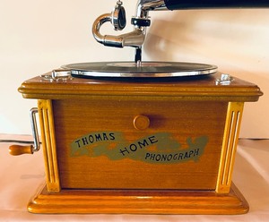 lot 110 image: Thomas Collectors Edition Radio with Tape Deck
