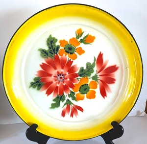 lot 149 image: Vintage Tray, Enamel Platter and Faux Florals