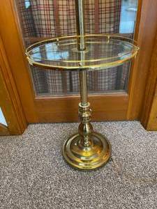 lot 160 image: Brass Floor Lamp With Glass Shelf