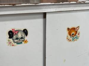 lot 171 image: Vintage Toy Dresser with Great Graphics