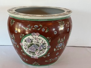 lot 30 image: Decorative Chinese Planter