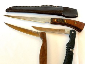 lot 43 image: Vintage Knives including Ridge Runner Blade