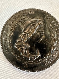 lot 27B image: Vintage IMP HUN BOH REG Button