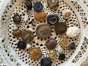 lot 27 image: Collection of Vintage Buttons