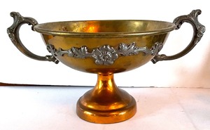 lot 197 image: Assortment of Vintage Home Decor Items