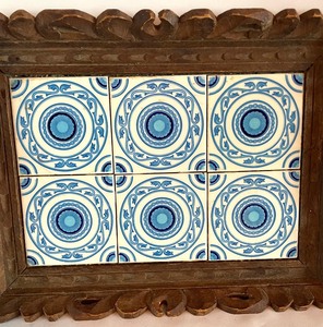 lot 181A image: Vintage Blue and White Tiled Wooden Tray