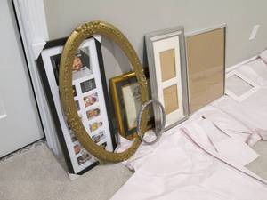Lot of picture.frames...
