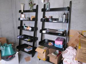 2 display shelves standing approx. ...