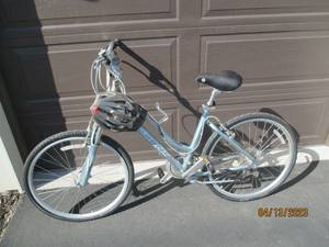 Giant bike in good condition with a...