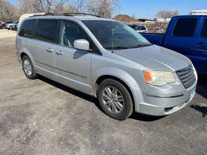 2010 Chrysler Town & Country Touring