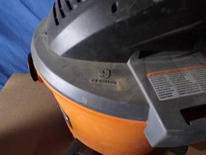 lot 48 image: Rigid 9 Gallon 4.25 Peak WetDry Shop Vacuum