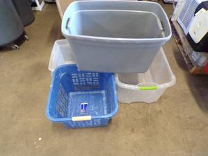 lot 105 image: Various Storage Containers and Tubs