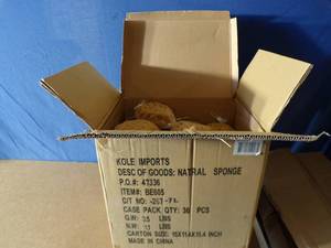 lot 107 image: Box of Natural Sponges - Brown