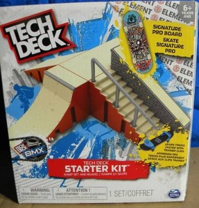 lot 33 image: Tech Deck Starter Kit (Missing Board)