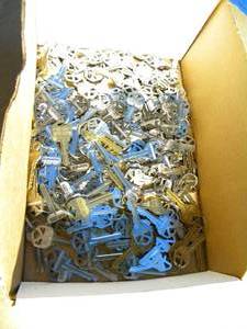 lot 86 image: Box Full of Keys and Keys and More Keys
