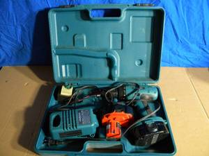 lot 96 image: Maktec by Makita Cordless Drill Driver (Charger Inoperable)