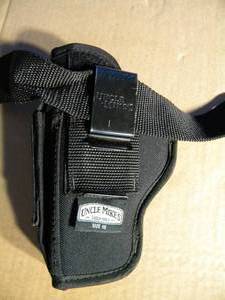 lot 15 image: Uncle Mikes Size 15 Holster with Strap