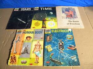 lot 19 image: Lot of vintage The How & Why Wonder Book of Magazines