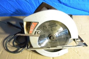 lot 121 image: Powr Kraft 7 14 Circular Saw with 16 Tooth Ripping and Framing Blade