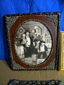 lot 200 image: Various Picture Frames