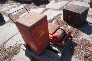 lot 9 image: Hunter Model 500C Tire Balancing Machine
