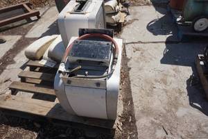 lot 19 image: Graco Heavy Duty Commercial Hose Reel