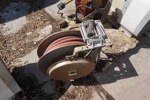 lot 24 image: Graco Heavy Duty Commercial Hose Reel