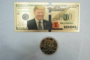 lot 1 image: Trump Money