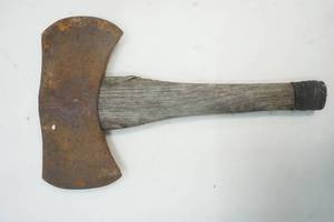 lot 13 image: Vintage Ax