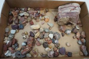 lot 17 image: Large group of rocks