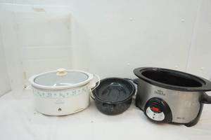 lot 34 image: Crock pots and roaster