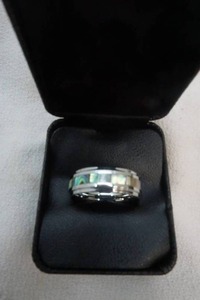 lot 51 image: Mens Ring