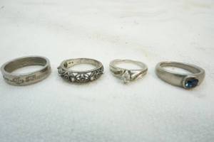 lot 53 image: Womens Rings