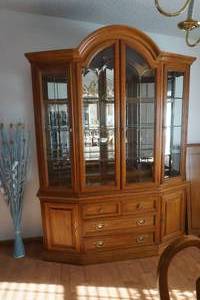 lot 206 image: Lexington 2 piece Hutch
