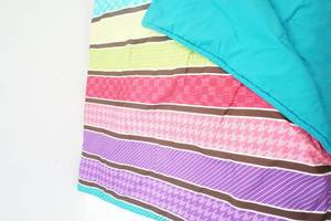 lot 82 image: Full Size Comforter